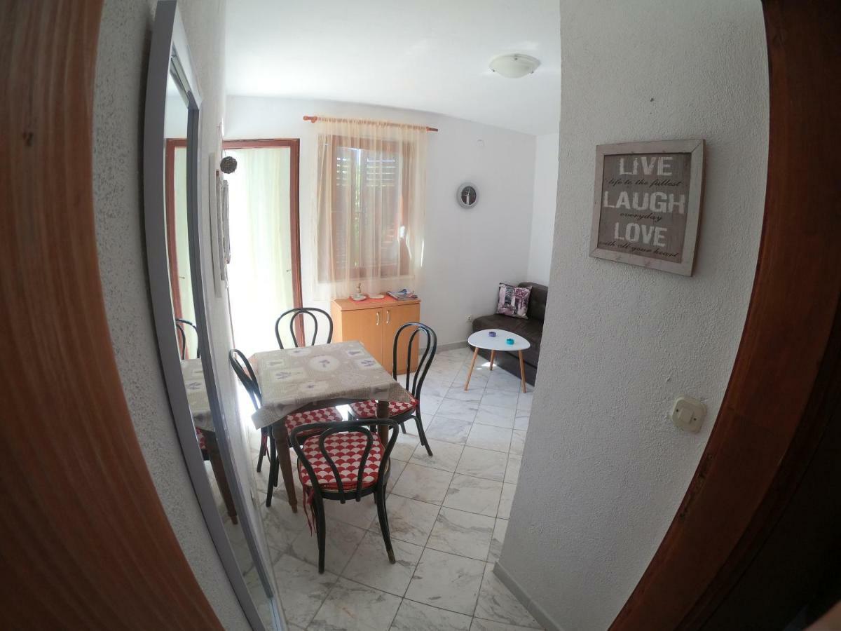 Apartments Delibasic Рогозниця Екстер'єр фото