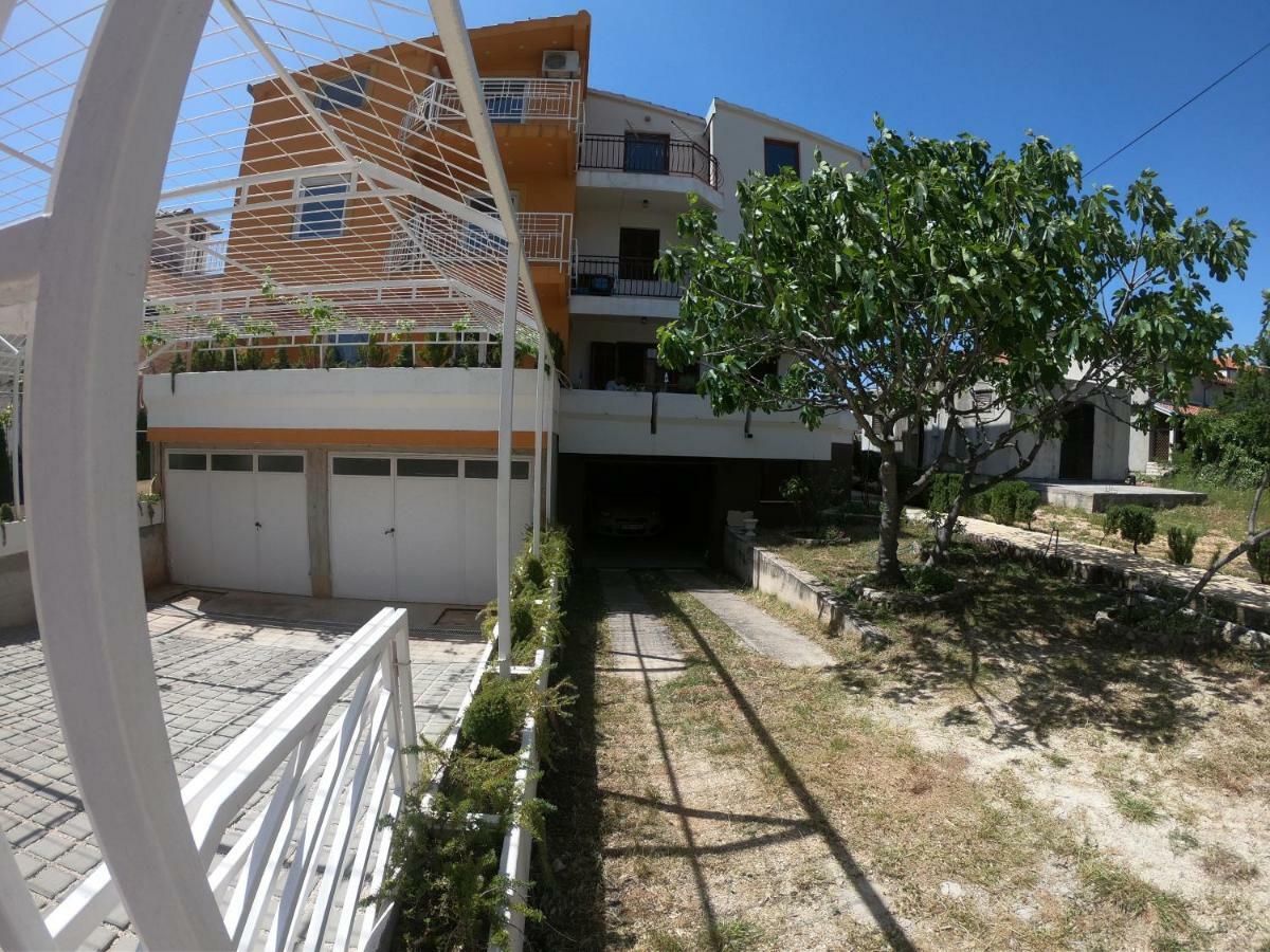Apartments Delibasic Рогозниця Екстер'єр фото